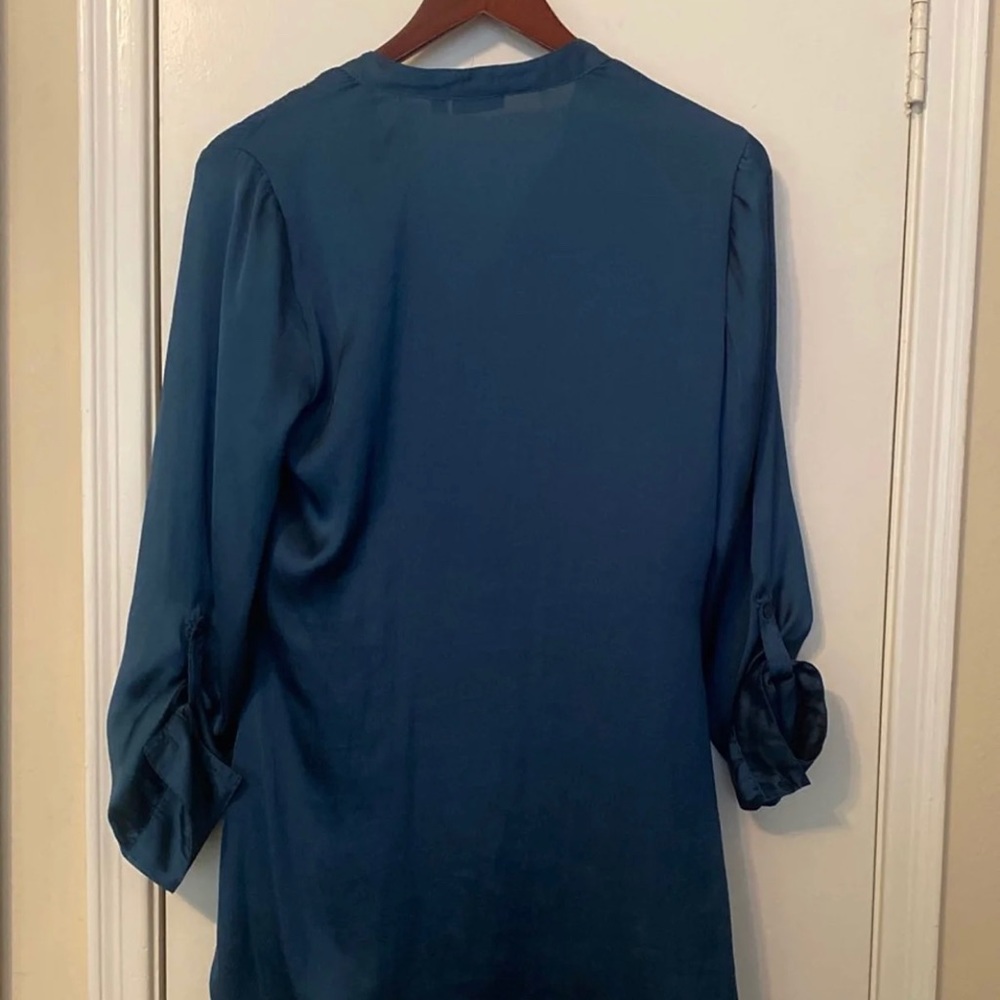 teal dress shirt